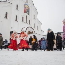 Рождественские гуляния прошли при храме Казанской иконы Божией Матери в Лосиноостровской