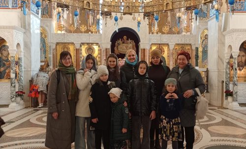Воспитанники детской воскресной школы храма равноапостольных Мефодия и Кирилла в Ростокине побывали в Покровском храме в Ясеневе