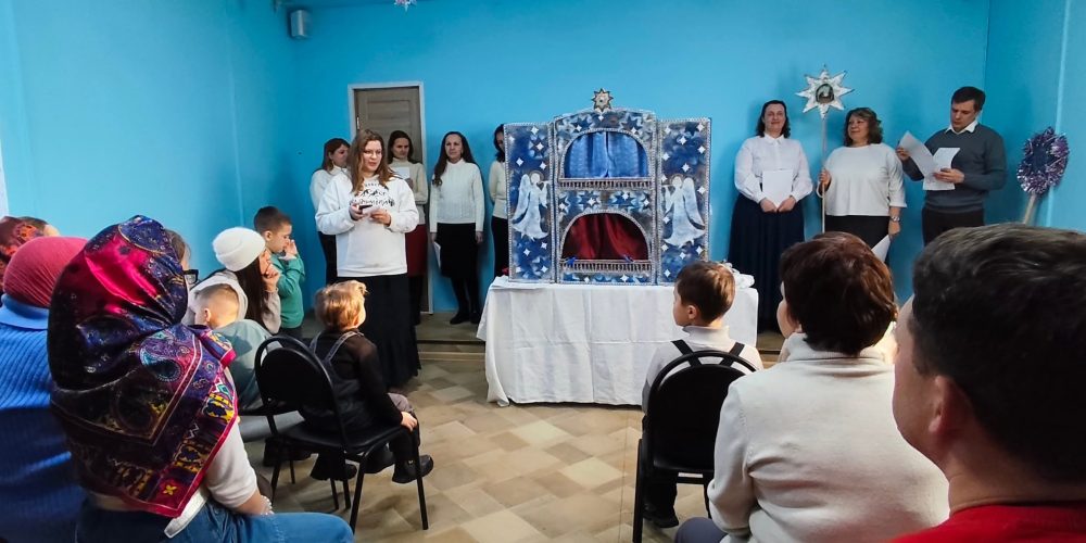Прихожане храма святого благоверного князя Александра Невского в Лианозове представили рождественское выступление для подопечных МООО инвалидов и семей с детьми инвалидами «Мир для всех»