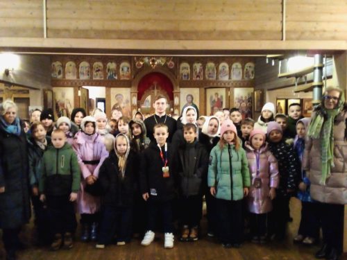 Ученики школы № 760 побывали в храме иконы Божией Матери «Отрада и Утешение» в Ярославском