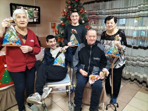 Храм Владимирской иконы Божией Матери в Виноградове передал гуманитарную помощь «Пансионату «Ногинский»