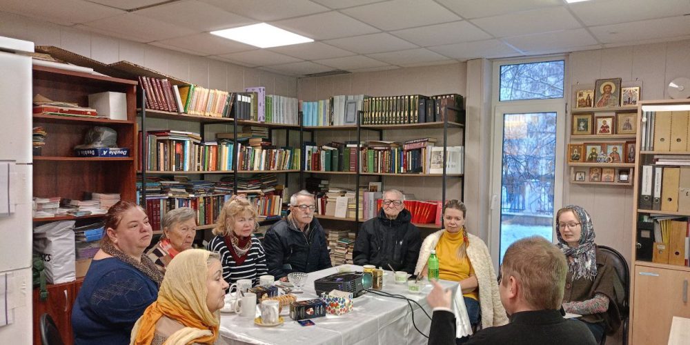 При храме святого благоверного князя Димитрия Донского в Раеве уже более семи лет живет и действует Просветительский Центр святой княгини Евфросинии Московской для людей с нарушением слуха