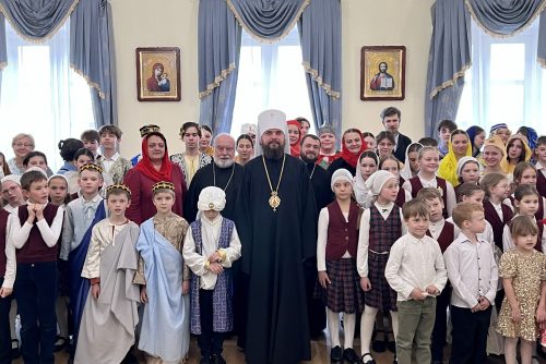 В православной школе имени преподобного Сергия Радонежского в Усадьбе Свиблово показали пасхальный спектакль