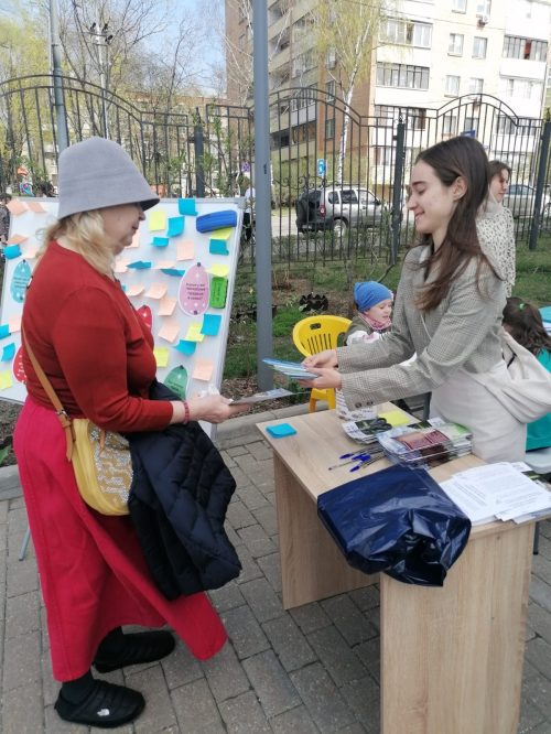 На приходе храма святых равноапостольных Мефодия и Кирилла в Ростокино прошло миссионерское дежурство