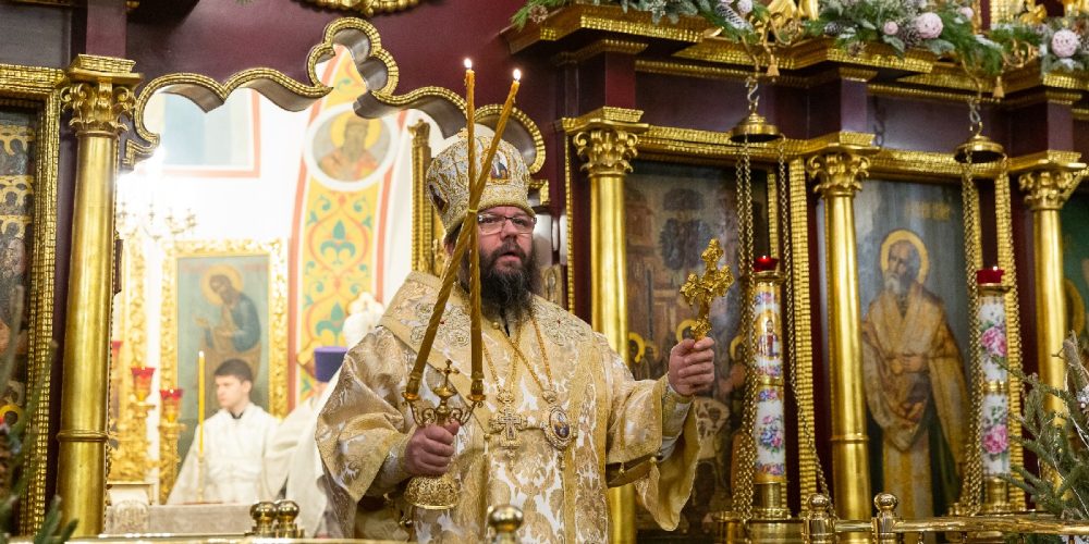 Архиерейское богослужение в храме Покрова Пресвятой Богородицы в Медведкове