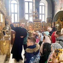 Клирик храма святых мучеников Адриана и Наталии в Бабушкине провел экскурсию для второклассников школы №1955