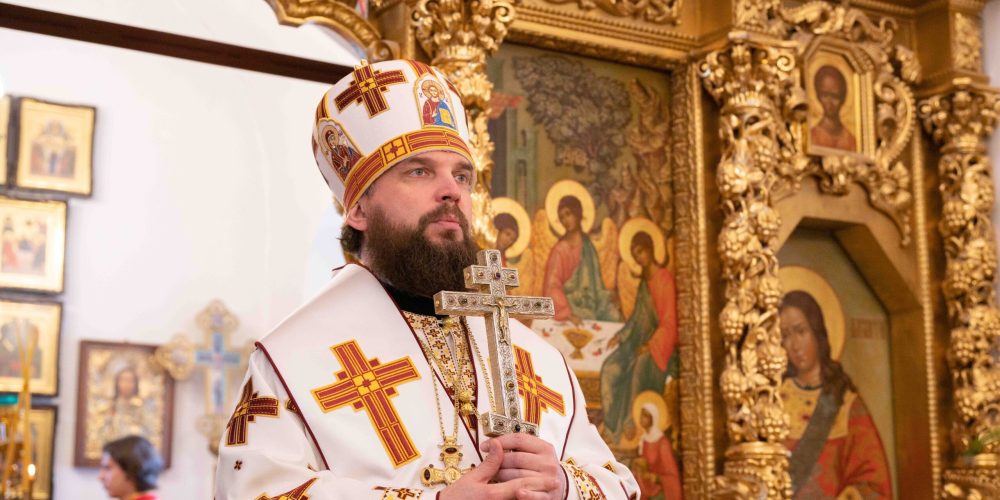 Митрополит Арсений совершил детскую Божественную литургию в храме Живоначальной Троицы в усадьбе Свиблово