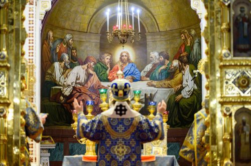 Митрополит Арсений совершил Божественную литургию в кафедральном соборном Храме Христа Спасителя