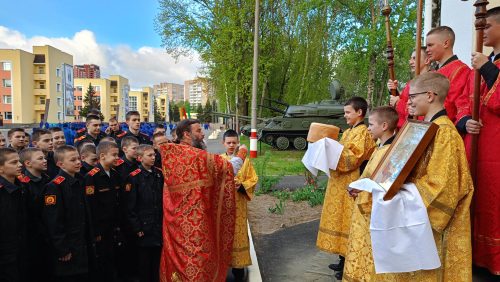 Божественная литургия в храме на территории Московского СВУ
