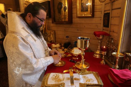 Архиерейское Богослужение в храме-часовне святителя Макария, митрополита Московского и Галицкого, в Лосиноостровском