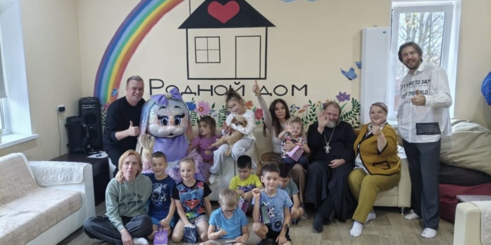 Клирик храма Живоначальной Троицы в Останкино посетил детский приют «Родной дом»