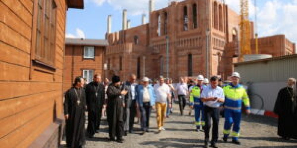 Объезд строящихся храмов прошел в Северо-Восточном округе