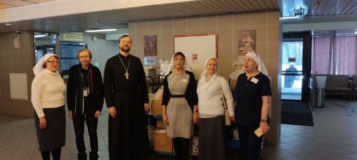 Клирики храмов викариатства посетили Госпиталь для ветеранов войн №3 с Рождественским поздравлением