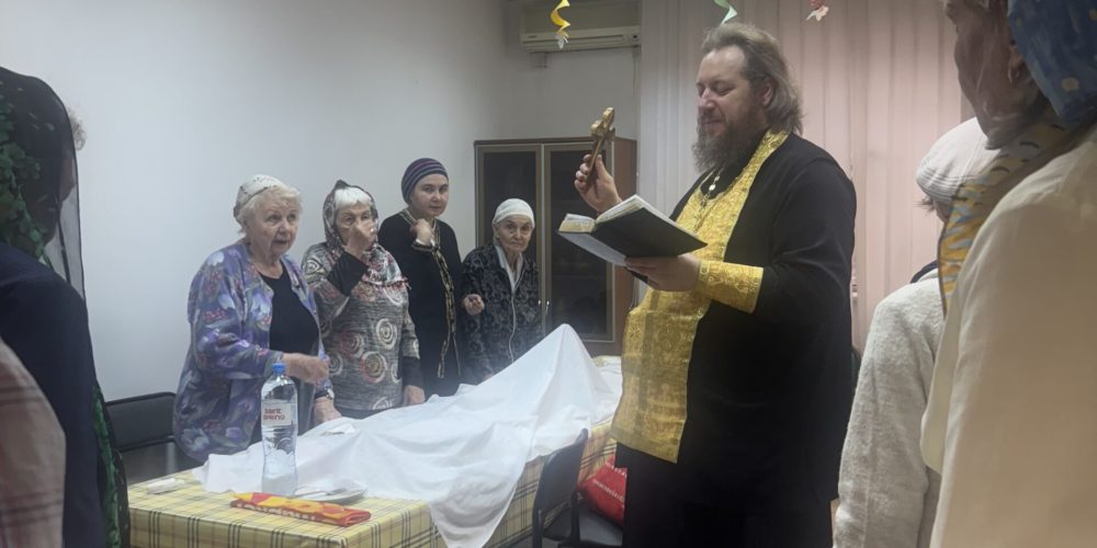 Клирик храма иконы Божией Матери «Нечаянная Радость» в Марьиной Роще посетил подопечных районной организации инвалидов «Марфино»