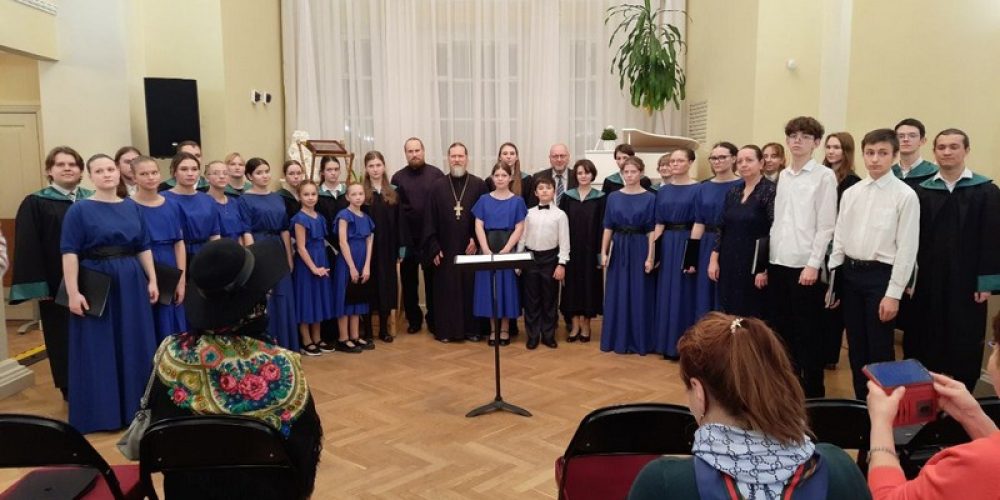 Храм Владимирской иконы Божией Матери в Виноградове провел вечер, посвященный Дню народного единства