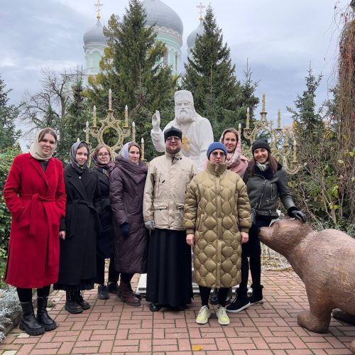 Паломническая поездка молодежи Тихвинского храма в Алексеевском в Свято-Троицкий Серафимо-Дивеевский женский монастырь