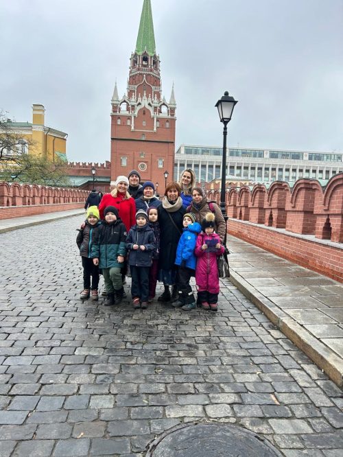 Экскурсия младшей группы воскресной школы при храме иконы Божией Матери «Неопалимая Купина» в Отрадном в Кремль в преддверии праздника Архангела Михаила