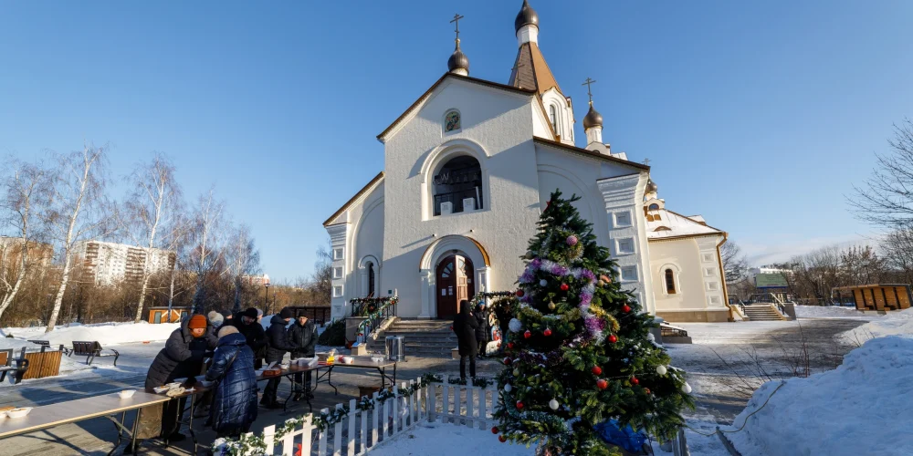 Миссионерская Рождественская ярмарка в храме иконы Божией Матери «Неопалимая Купина» в Отрадном