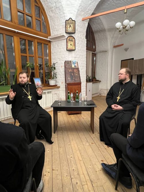 Открытый семинар-лекторий для молодежи в храме Тихвинской иконы Божией Матери в Алексеевском