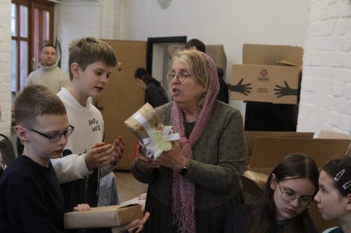 Детская игра для воспитанников воскресной школы в храме Тихвинской иконы Божией Матери в Алексеевском