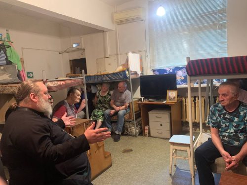 Клирик храма преподобного Сергия Радонежского в Бибиреве вместе с прихожанами посетили социальный дом «Ной»