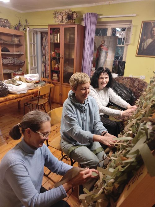 Прихожане храма Владимирской иконы Божией Матери в Виноградове продолжают оказывать помощь бойцам СВО