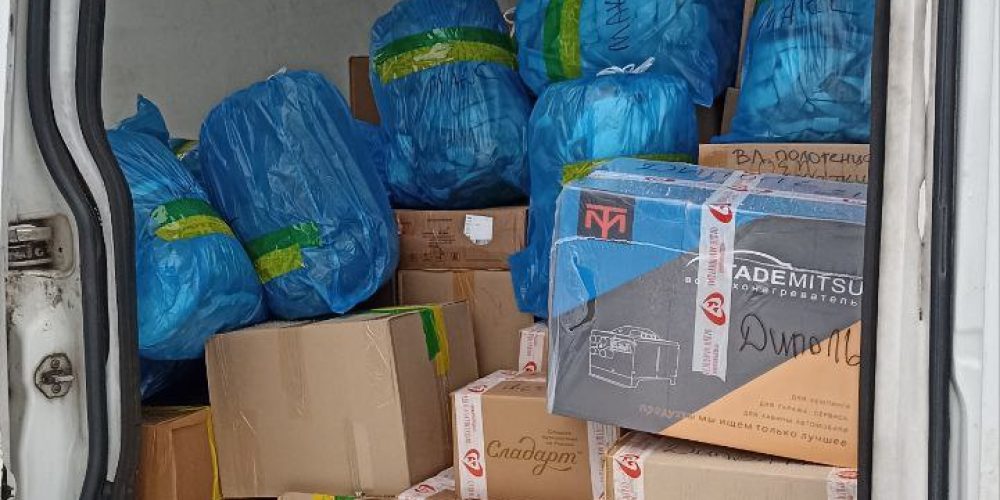 Приход храма Ризоположения в Леонове отправил крупную партию гуманитарной помощи в зону СВО