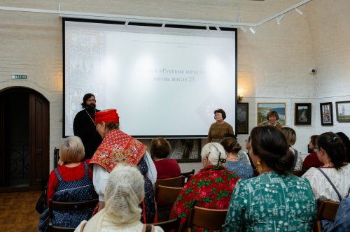 Коллектив Студии «Русские начала» отметил свое 27-летие в стенах выставочно-просветительского центра «Наследие русского севера» при храме преподобного Серафима Саровского в Раеве