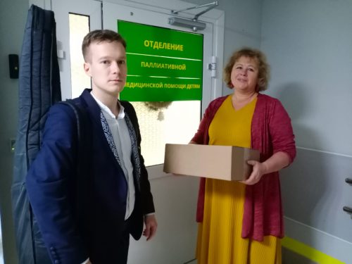 Волонтеры храма Живоначальной Троицы в усадьбе Свиблово приняли участие в праздничном мероприятии в паллиативном отделении ДГКБ № 9 им. Г. Н. Сперанского, филиал № 2