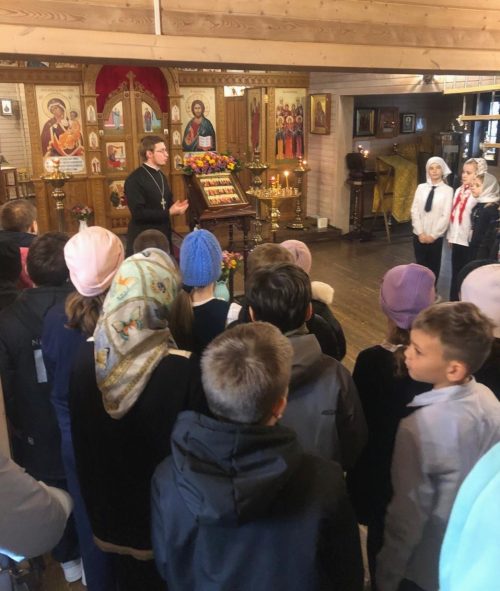 Храм иконы Божией Матери «Отрада и Утешение» в Ярославском радушно встретил учеников 4-х классов школы №760