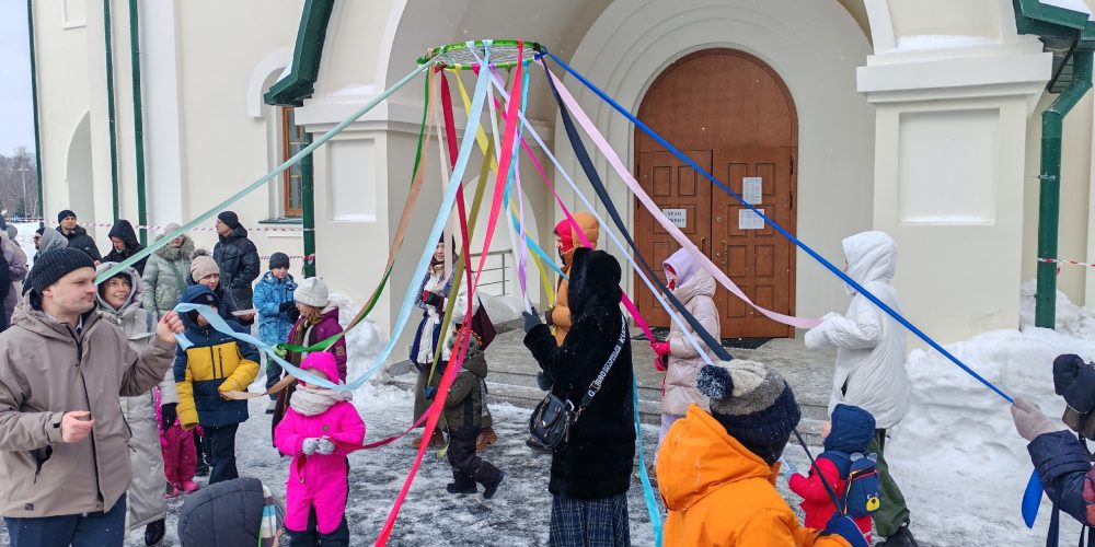 Прихожане храма Усекновения главы святого Пророка Предтечи и Крестителя Господня Иоанна в поселке Северный отметили начало Масленичной недели