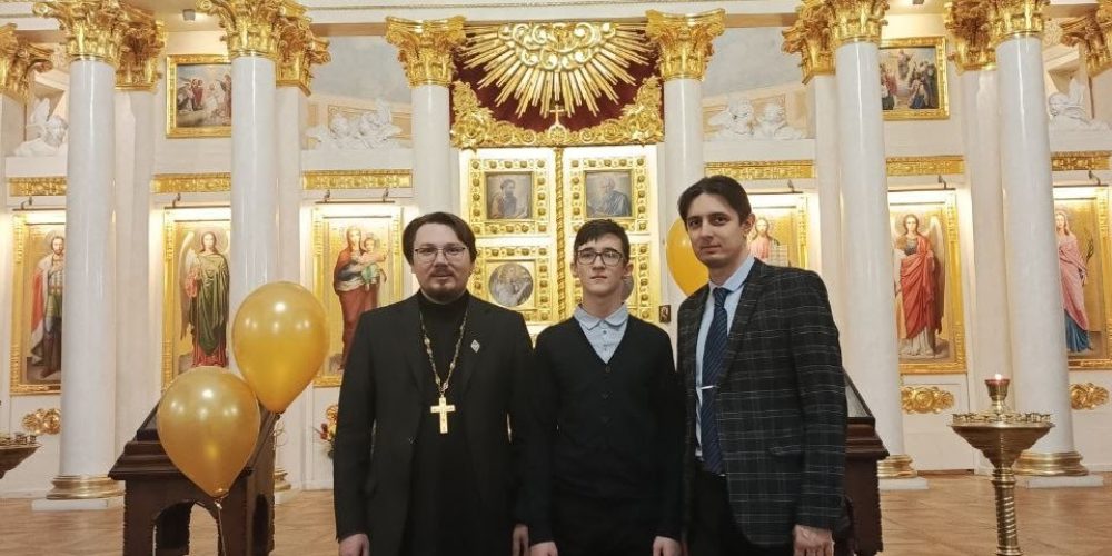 Педагог воскресной школы храма Живоначальной Троицы при бывшем приюте Бахрушиных принял участие в творческой встрече участников и финалистов московского епархиального конкурса видеоблогинга