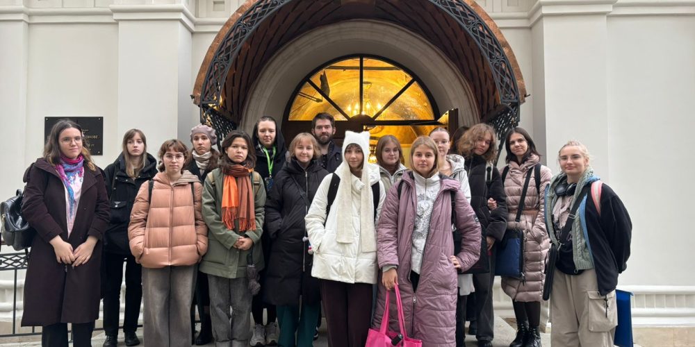 В храме Положения Ризы Пресвятой Богородицы во Влахерне, что в Леонове побывали студенты Первого Московского образовательного комплекса