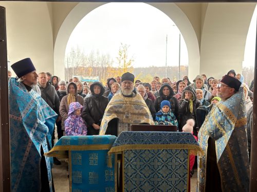Храм Усекновения главы святого Пророка Предтечи и Крестителя Господня Иоанна в Северном совместно с храмом Владимирской иконы Божией Матери в Виноградове отслужили молебен