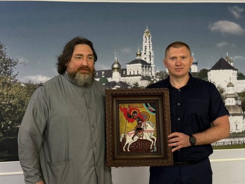 Настоятель храма преподобного Сергия Радонежского в Бибиреве обсудил с главой мун. округа Бибирево взаимодействие по  доставке гуманитарной помощи с зону СВО