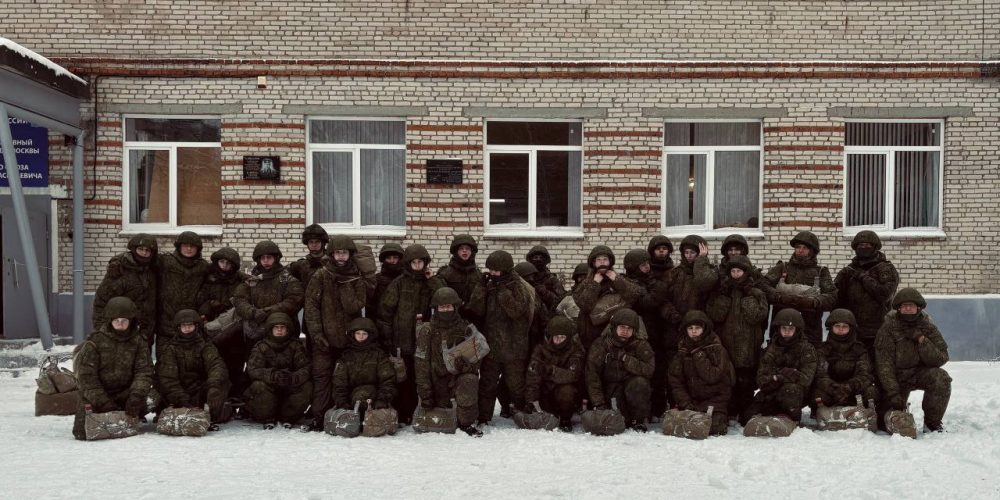 Курсанты Военно-патриотического клуба «Русский штык» при храме Владимирской иконы Божией Матери в Виноградове с честью прошли испытание прыжками с парашютом