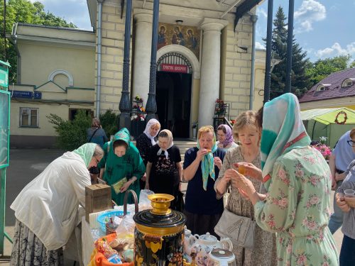 Благотворительная ярмарка в храме Живоначальной Троицы на Пятницком кладбище