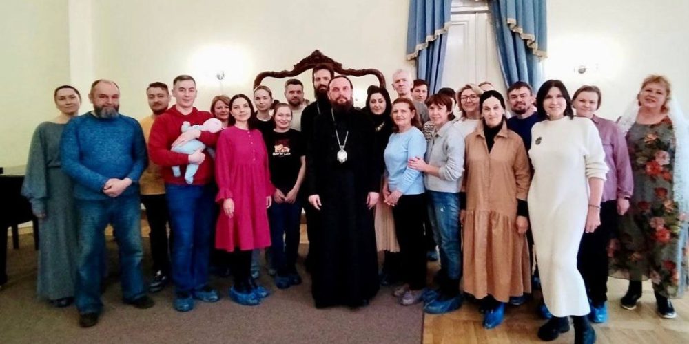 Митрополит Арсений провёл урок в православной школе для взрослых в Усадьбе Свиблово