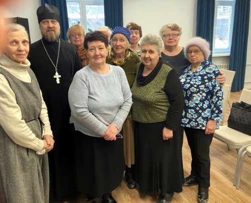 Накануне Дня защитника Отечества клирик храма святых равноапостольных Мефодия и Кирилла в Ростокине встретился с ветеранами