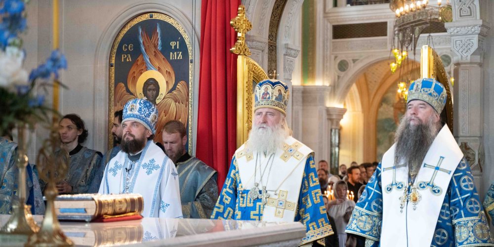 Митрополит Арсений сослужил за праздничной Литургией в Сретенском ставропигиальном монастыре