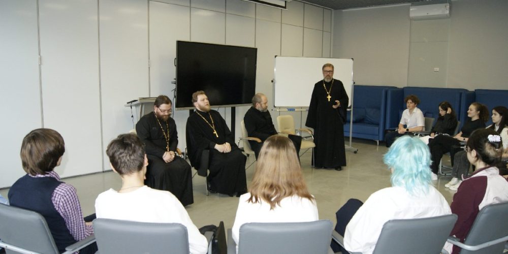 «Семь вопросов священнику»