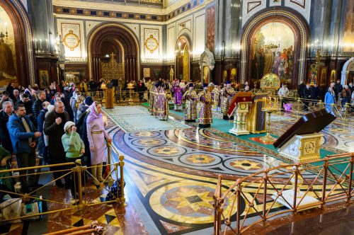 В Неделю о блудном сыне митрополит Арсений совершил Божественную литургию в Кафедральном соборном Храме Христа Спасителя