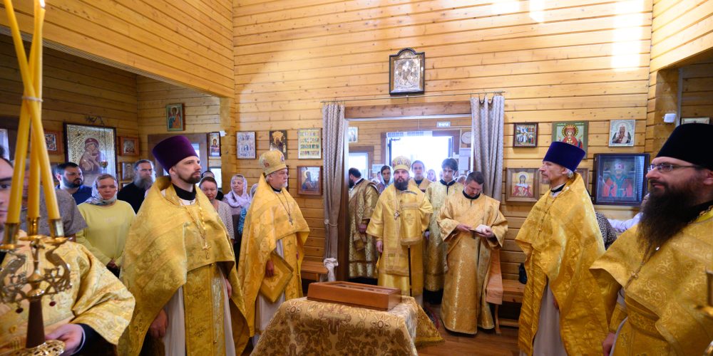 Митрополит Арсений совершил Божественную литургию в храме священномученика Илариона, архиепископа Верейского в поселке Северный