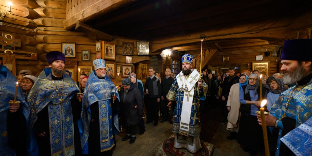 В канун праздника Благовещения митрополит Арсений возглавил всенощное бдение в храме Благовещения Пресвятой Богородицы в Раеве