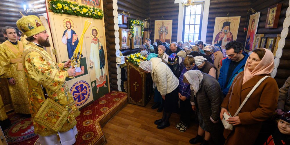 Митрополит Арсений совершил Божественную литургию в храме святителя Макария (Невского), митрополита Московского и Коломенского в Бутырском