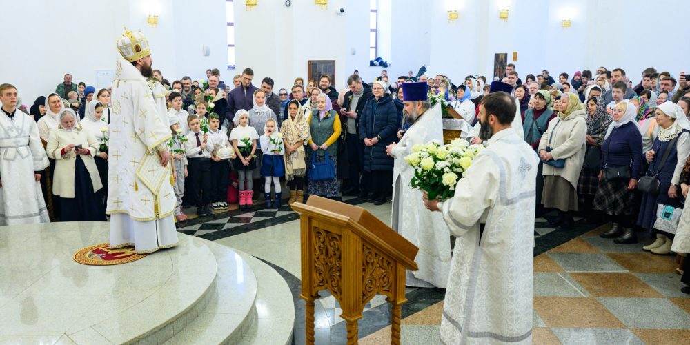 В праздник Сретения Господня митрополит Арсений совершил Божественную литургию в храме Успения Пресвятой Богородицы в Останкине