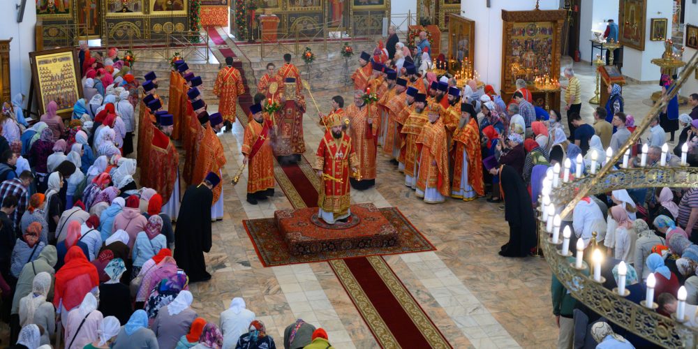 Митрополит Арсений совершил соборную Литургию Северо-Восточного Московского викариатства в храме Собора Московских святых в Бибиреве