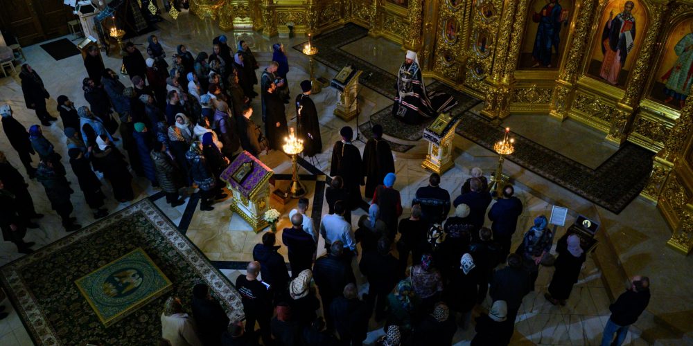 Митрополит Арсений совершил чтение покаянного канона святого Андрея Критского в храме святых равноапостольных Мефодия и Кирилла в Ростокине