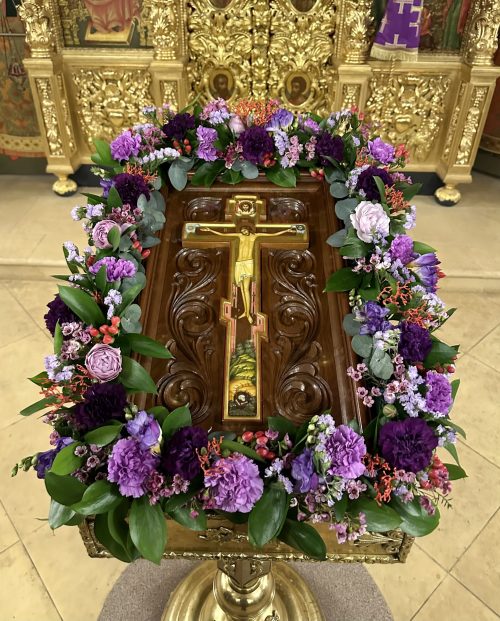 Накануне Недели 3-й Великого поста митрополит Арсений возглавил всенощное бдение с чином выноса Креста Господня в храме Живоначальной Троицы в Усадьбе Свиблово