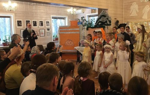 Воскресная школа Заиконоспасского монастыря в гостях у храма Успения Пресвятой Богородицы в Архангельском-Тюрикове